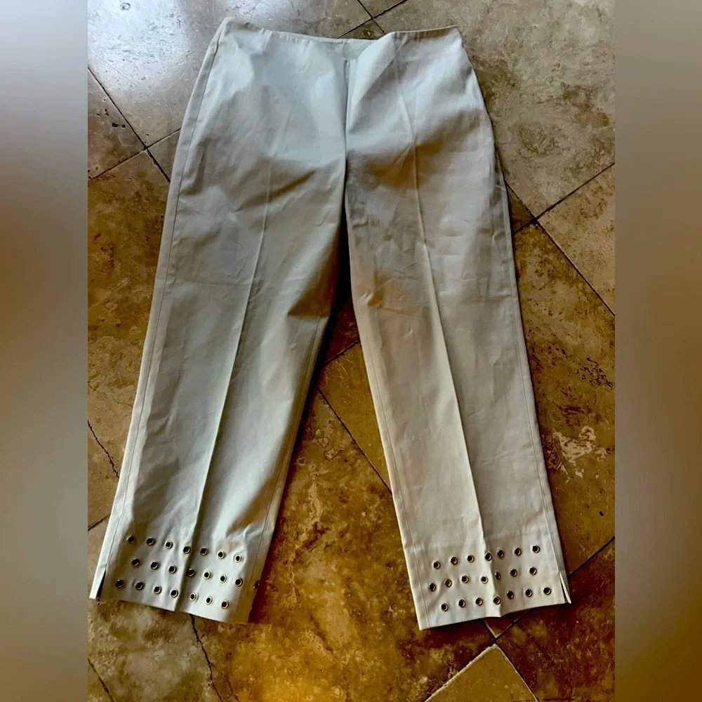 Jones New York signature 6 petite capris NWOT gold accents at hem - Picture 5 of 10